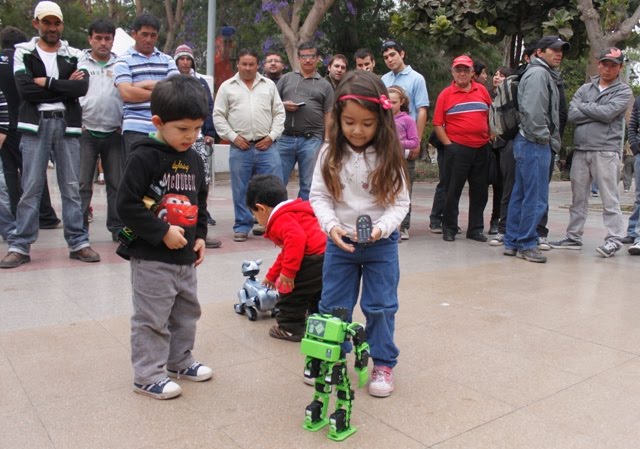 Muestra gratuita de robótica llega a Punta Arenas