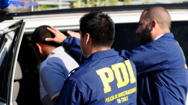 Chillán: PDI detuvo a dos sujetos con órdenes pendientes y nutrido prontuario
