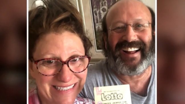 Familia hacía aseo en su casa y se encontró boleto ganador de la lotería