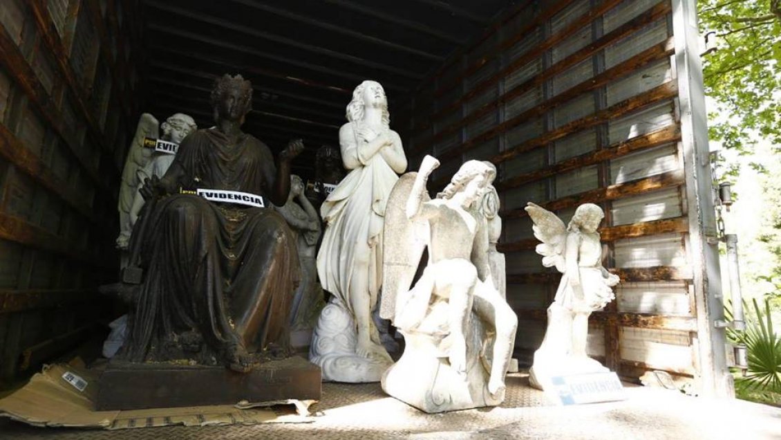 Recuperan más de diez estatuas robadas en poder de un empresario en Mostazal