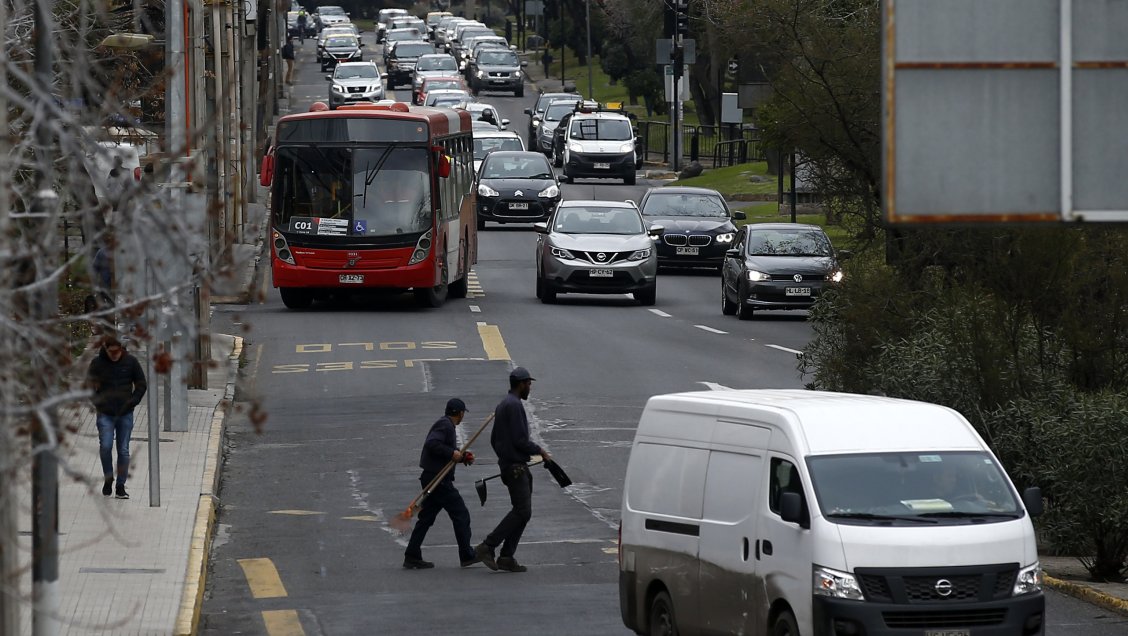 Proponen implementar restricción vehicular con pase diario