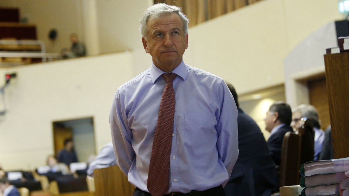 Ministro Felipe Larraín fue sobreseído por caso Harvard