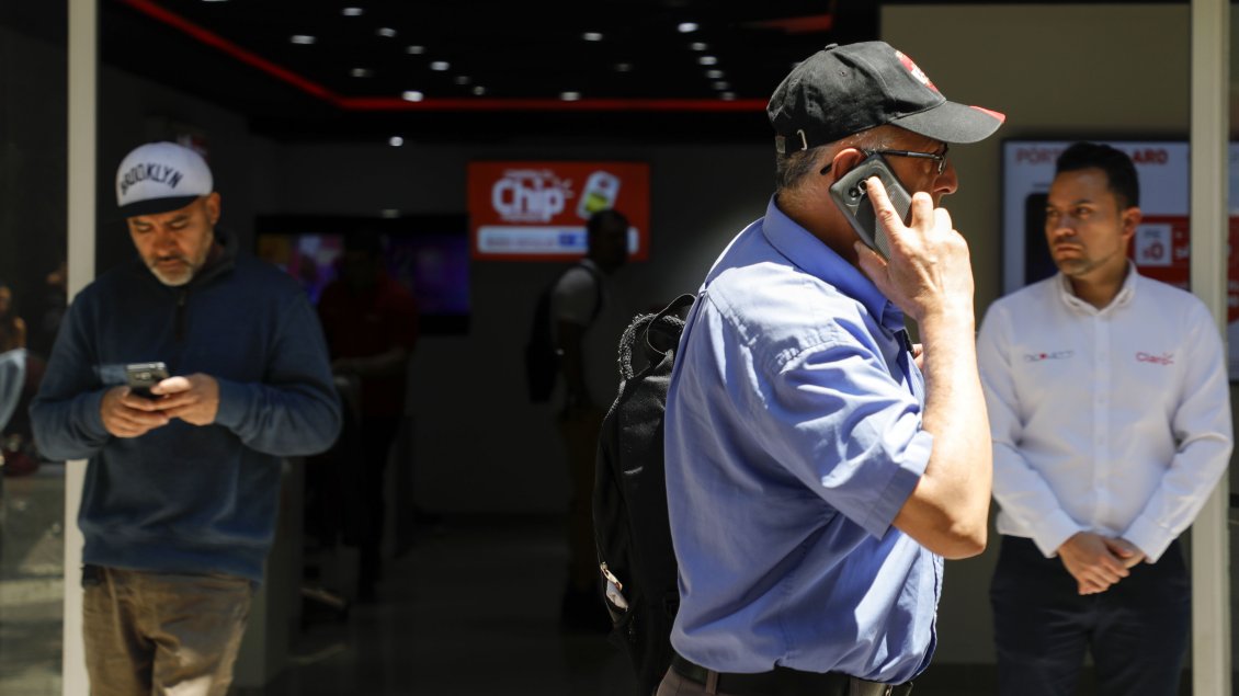 Subtel entregó propuesta: Una llamada de celular va a costar menos