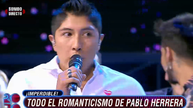 Juan Ángel Mallorca olvidó letra mientras cantaba junto a Pablo Herrera