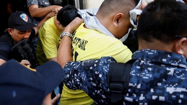 Filipinas: Condenan a tres policías a 40 años por asesinar a menor en guerra antidroga
