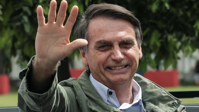Bolsonaro visitará Chile tras su investidura