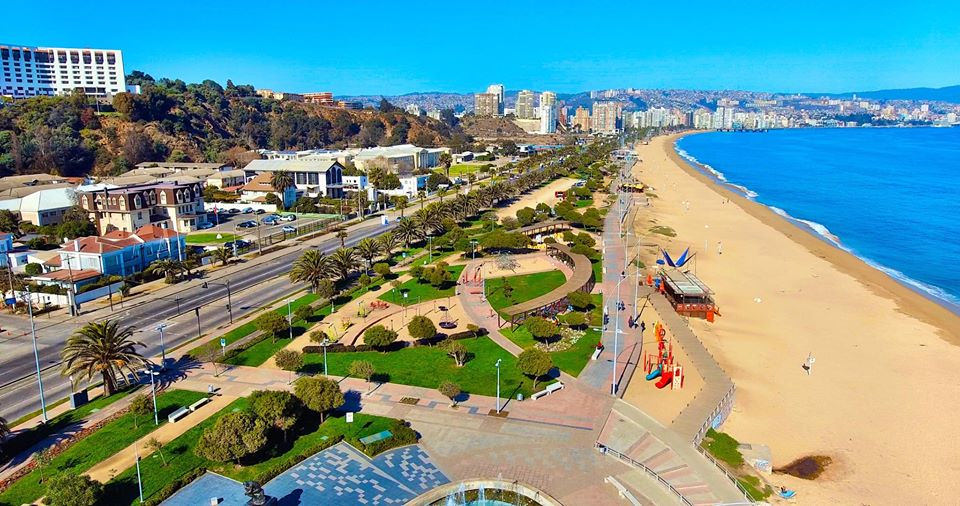 Reginato pedirá a Piñera que intervenga en pugna por terrenos del borde costero