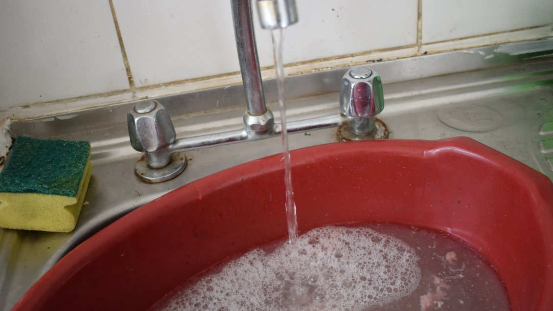 Arica: Niña de dos años falleció tras ahogarse en un recipiente con agua