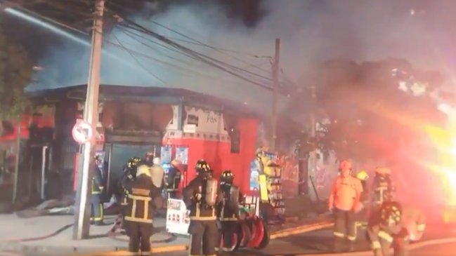 Incendio afectó a cinco casas y dos locales comerciales en Independencia