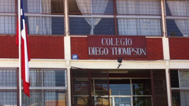 Experimento de feria científica escolar quemó a dos niños y un profesor en Valparaíso