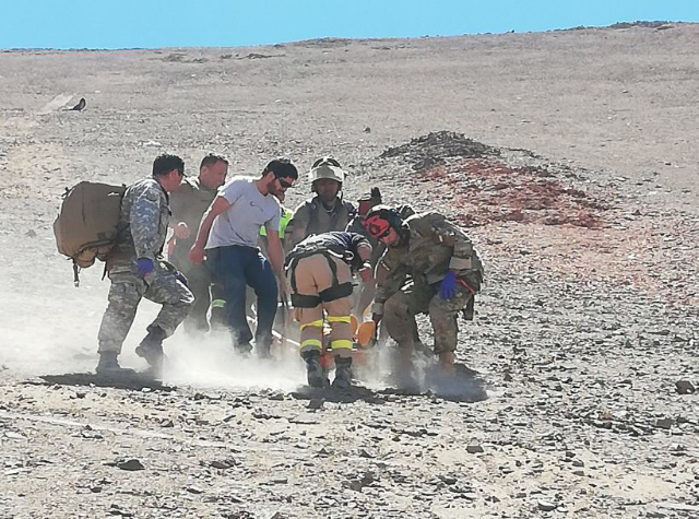 Parapentista francés fue rescatado por la FACH tras caer en Cerro Tarapacá