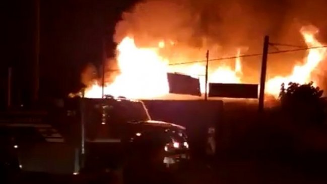 Incendio destruye inmuebles en Florida