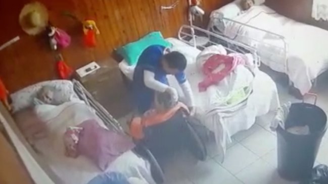 Formalizan a paramédico que golpeó a anciana en hogar de Quillota