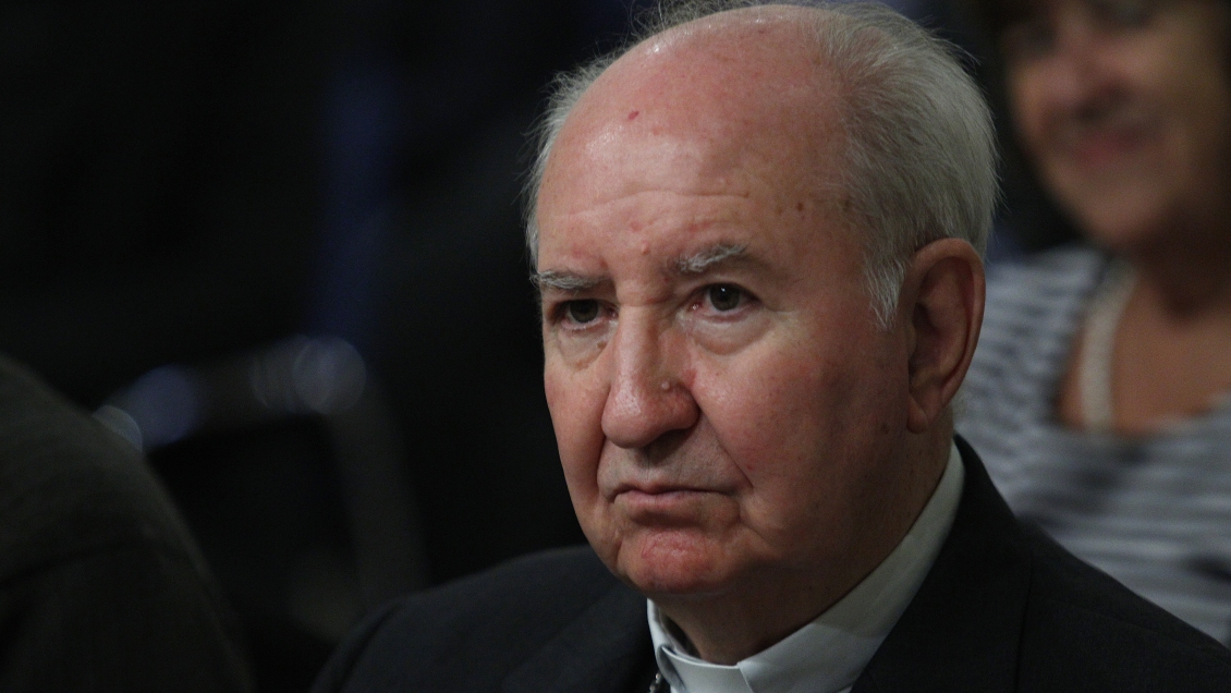 Cardenal Errázuriz fue internado en el Hospital Clínico UC tras sufrir una caída