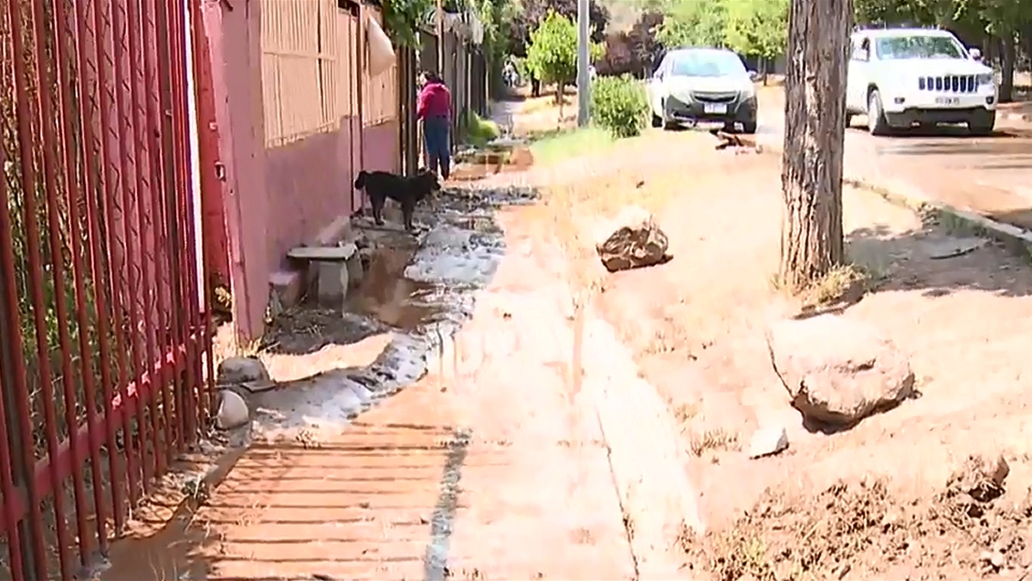 Desborde de canal afectó a vecinos de Recoleta