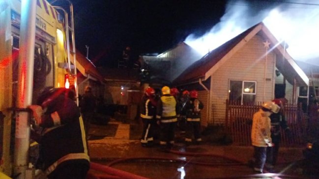 Incendio consumió una casa en Punta Arenas