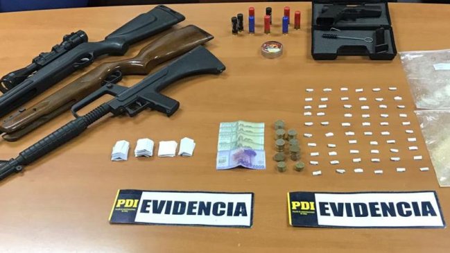 Detienen a hermanos acusados de comercializar droga en Mostazal