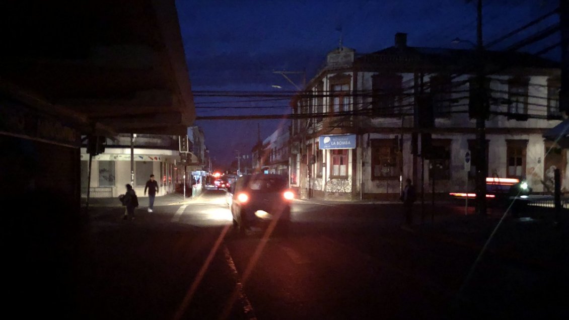 Corte de luz afectó a la RM y varias zonas del sur del país