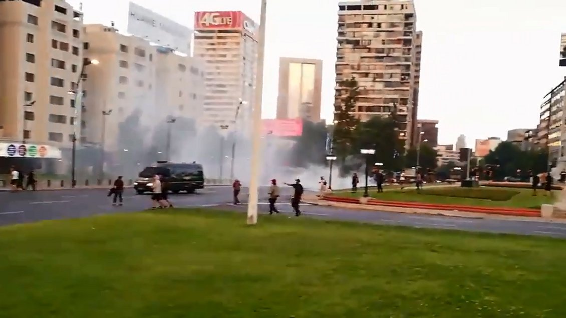 Cortes de tránsito e incidentes por marcha no autorizada en Plaza Italia