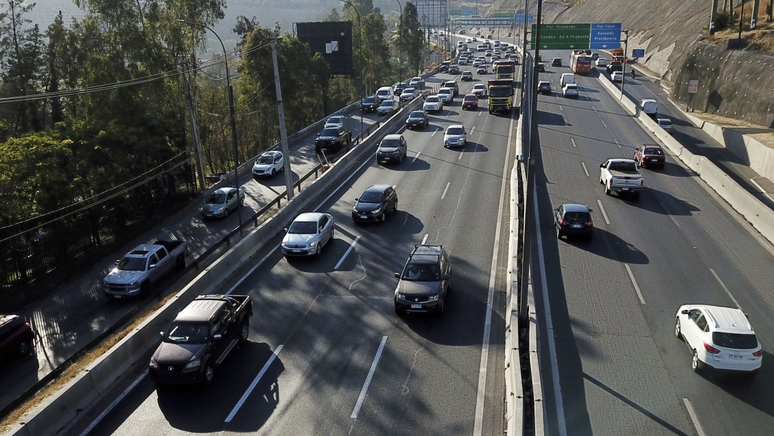 Tránsito afectado en varios puntos de Santiago