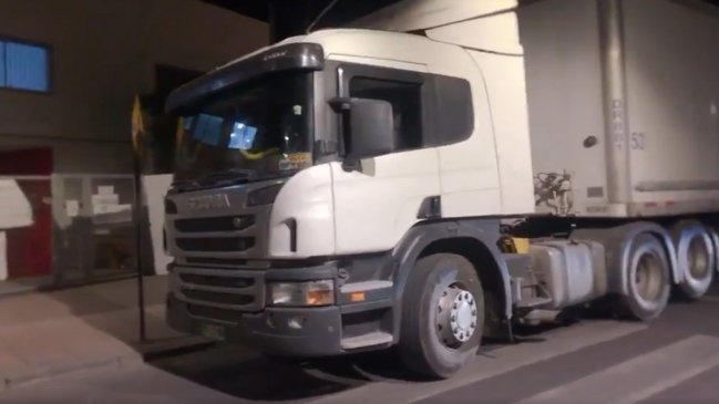 Ladrones asaltaron y secuestraron a chofer de camión con millonaria carga en Lampa