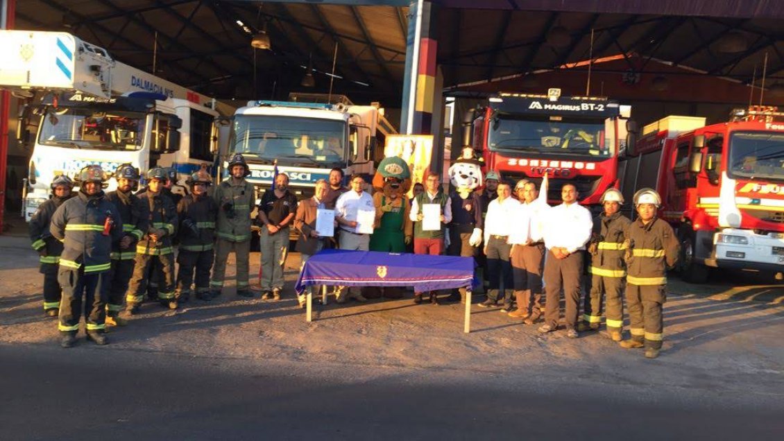 Alianza entre Bomberos y Conaf permitirá enfrentar incendios forestales en Tarapacá