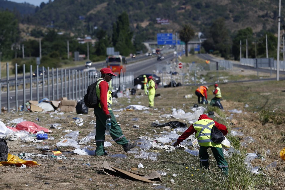 Fotos La otra cara de la peregrinaci n La basura tras la