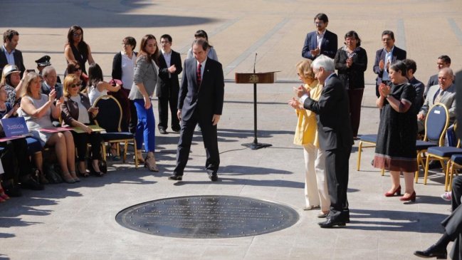 Presidente Piñera inauguró placa conmemorativa a 70 años de la declaración de DDHH