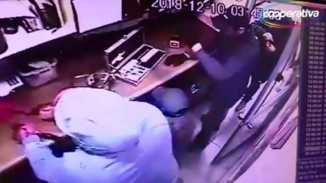 Carabineros frustró robo en local de comida rápida: Delincuentes tenían la llave de acceso