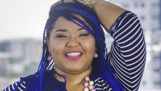 Famosa youtuber explota en llanto luego de que le negaran el ingreso a Chile