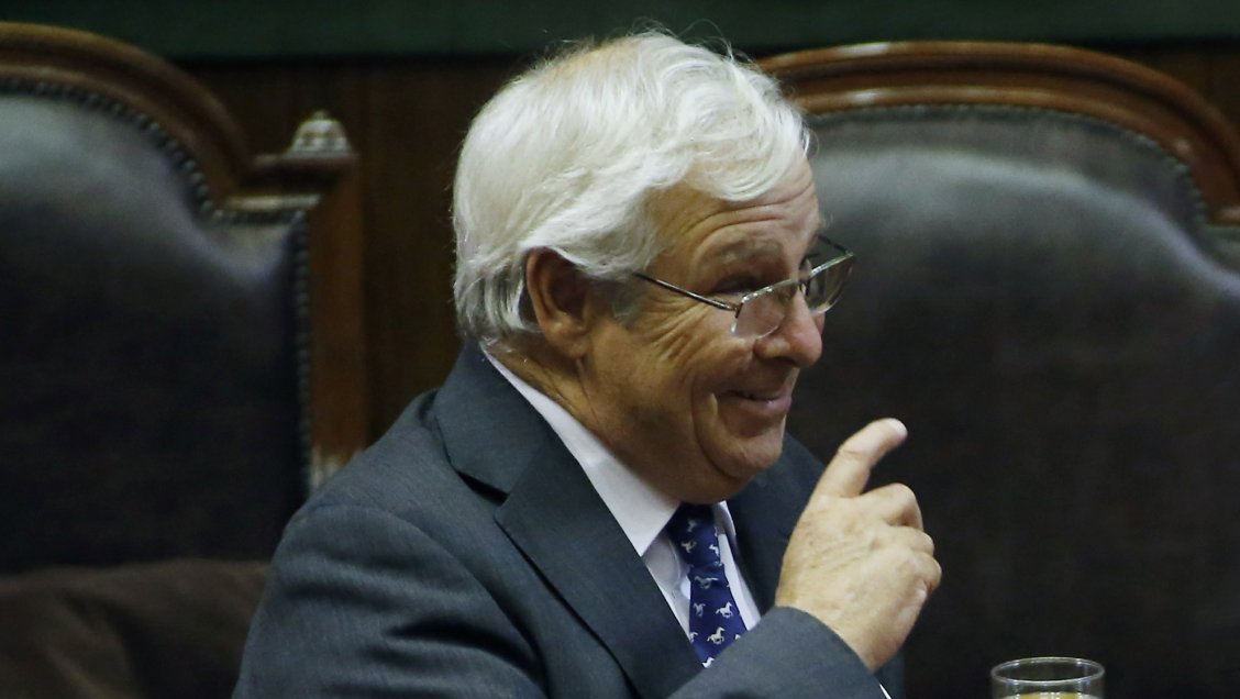 Diputado Urrutia se burló de colega mapuche por hablar en mapudungún