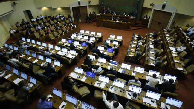 Cámara aprobó reajuste al sector público, pero congeló sueldos más altos
