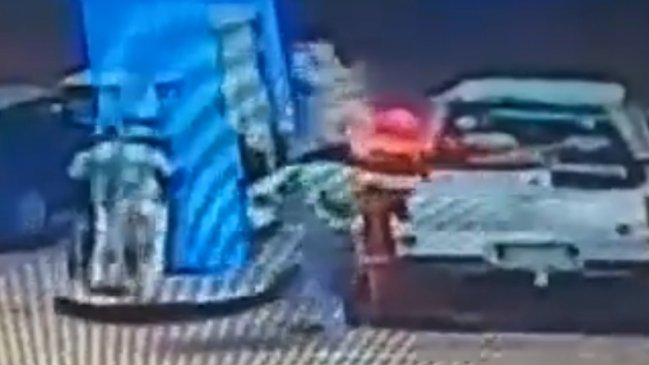 Funan a hombre que le tiró un balde a bombero haitiano