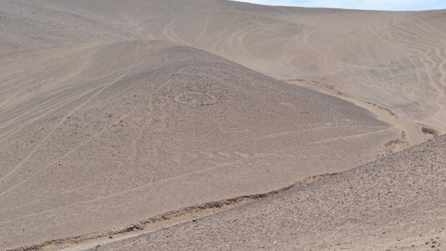 Iquique: Denuncian maltrato a geoglifos por paso de vehículos