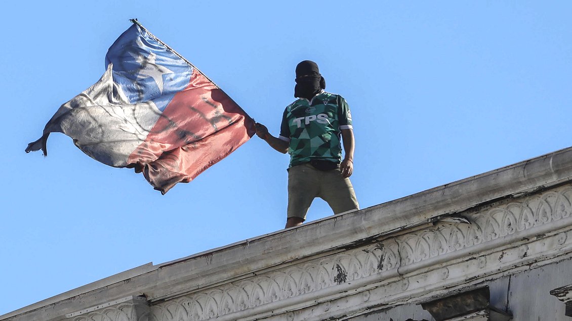 Valparaíso: Trabajador portuario es acusado de haber apuñalado a un carabinero