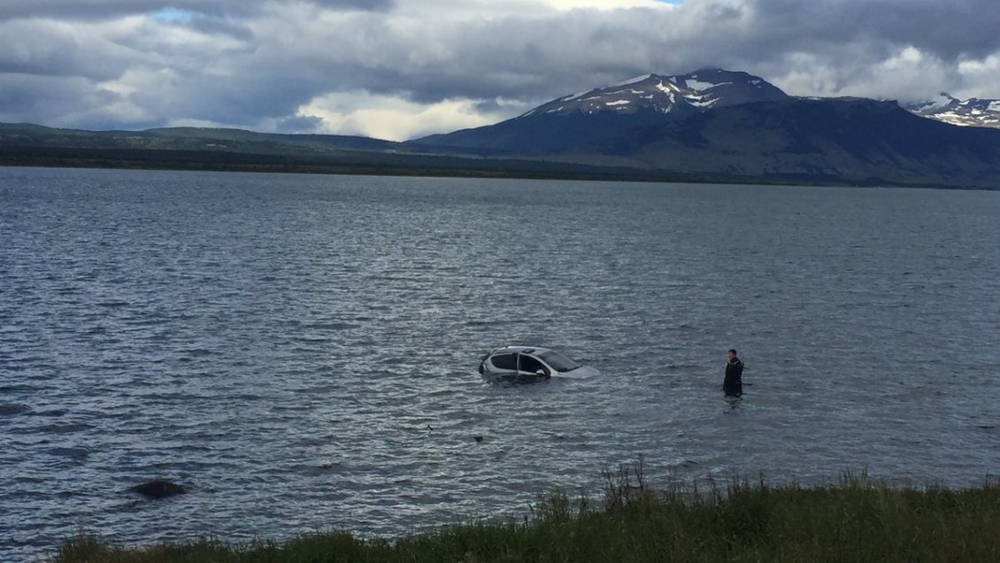 Conductor falleció tras caer a las aguas del canal Señoret en Puerto Natales