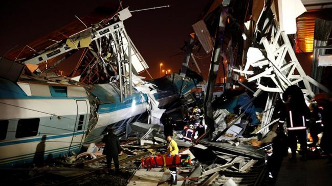 Accidente de tren de alta velocidad en Ankara deja varios muertos