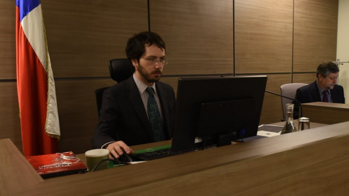 El primer juez con discapacidad visual debutó en el Poder Judicial