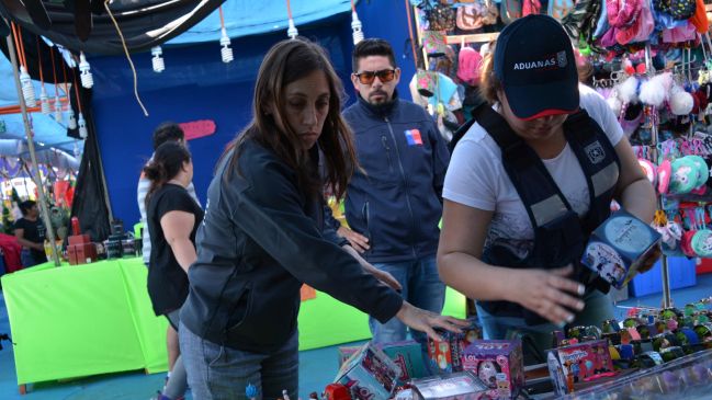 Antofagasta: Incautan 275 juguetes falsificados tras fiscalización a feria navideña