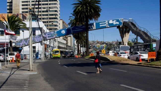 Valparaíso: Retiro de pasarela del sector Bellavista genera desvíos de tránsito