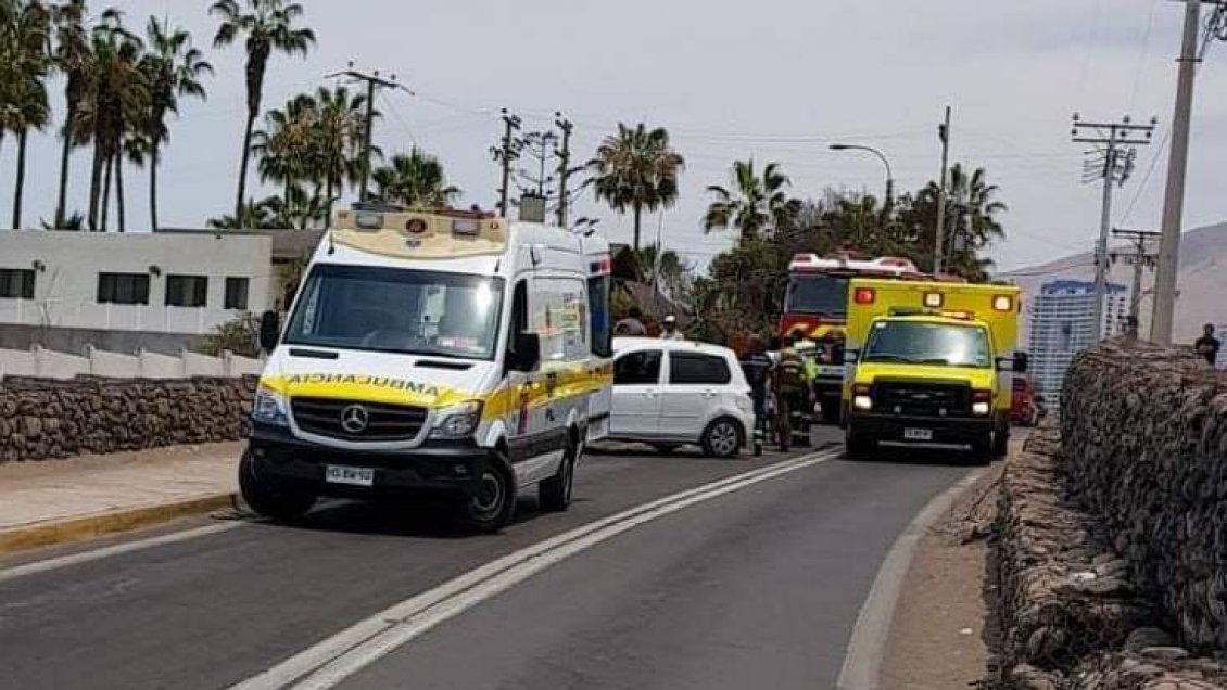 Colisión en Playa Huayquique dejó tres lesionados
