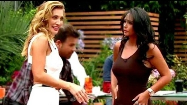 Pamela Díaz debutó en su café concert con Ignacio Gutiérrez atacando a Carola de Moras