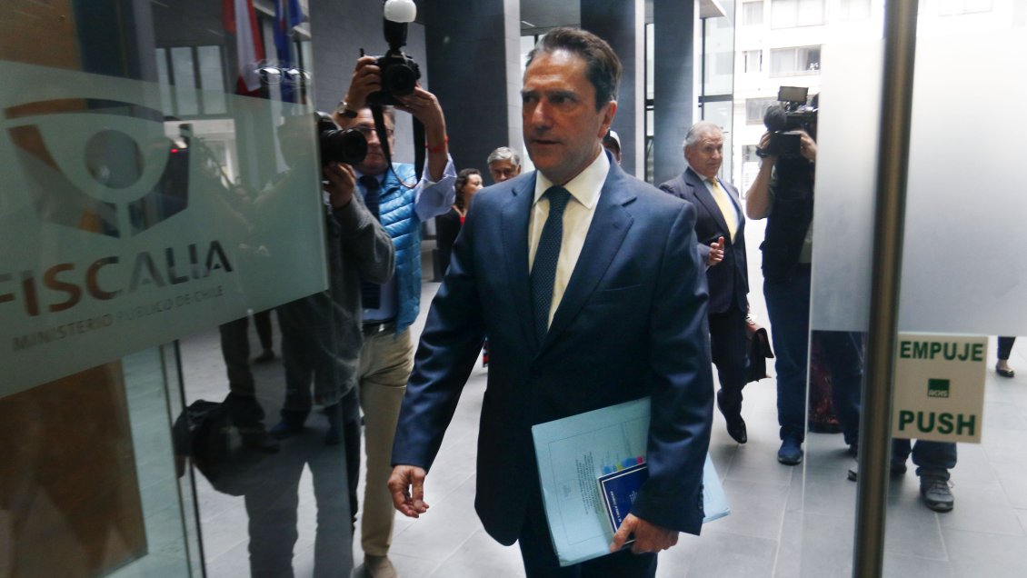 Caso Sename: Rechazan recurso de ex ministro Gómez contra el fiscal nacional por filtraciones