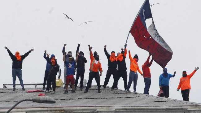 Complicaciones de tránsito en Santiago y Valparaíso por protestas