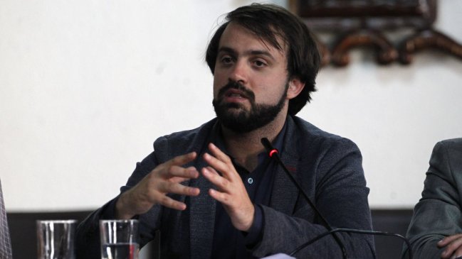 Sharp criticó a Von Appen: Si no quiere ayudar, mejor que guarde silencio