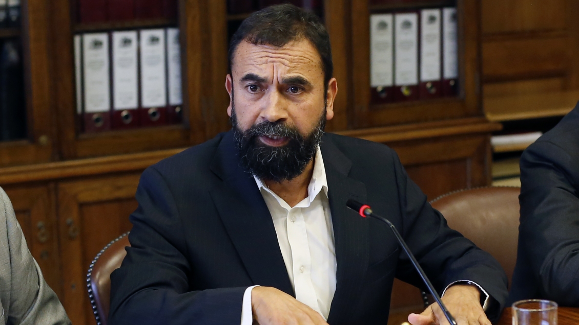 Hugo Gutiérrez reclamó por sesión especial en la Cámara y recibió duro trolleo