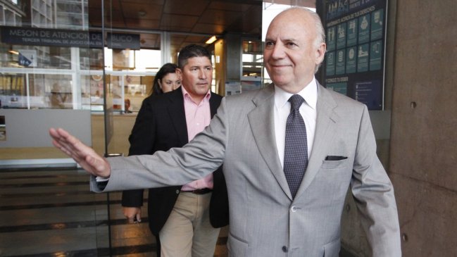 Fraude en Carabineros: Defensa de ex general Gordon desmintió a ex contralor Ramiro Mendoza