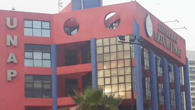 Iquique: Ex funcionaria de universidad Arturo Prat quedó en prisión preventiva por fraude al fisco