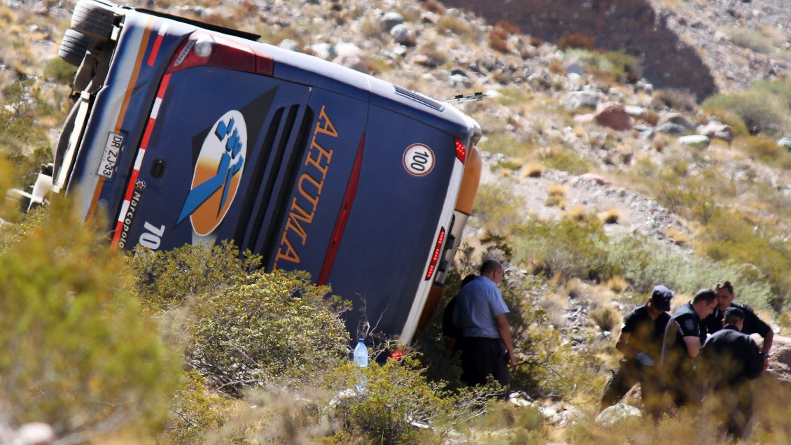El trágico historial de accidentes de buses chilenos en rutas a Mendoza