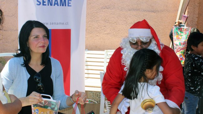 Tarapacá: Niños del Sename repartieron dulces y regalos a niños migrantes